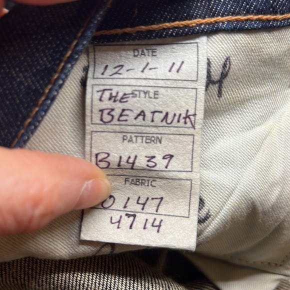 NWT Current/Elliott THE BEATNIK CAROUSEL JEANS
$208 MSRP. Columbus Wash Size 27 - Picture 4 of 15